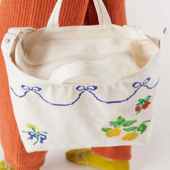NEW! BAGGU Horizontal Zip Duck Bag Cross Stitch Garden crossbody tote
